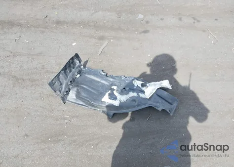 2021 Toyota Prius Le z USA, uszkodzony, nr VIN JTDKAMFU8M3134511